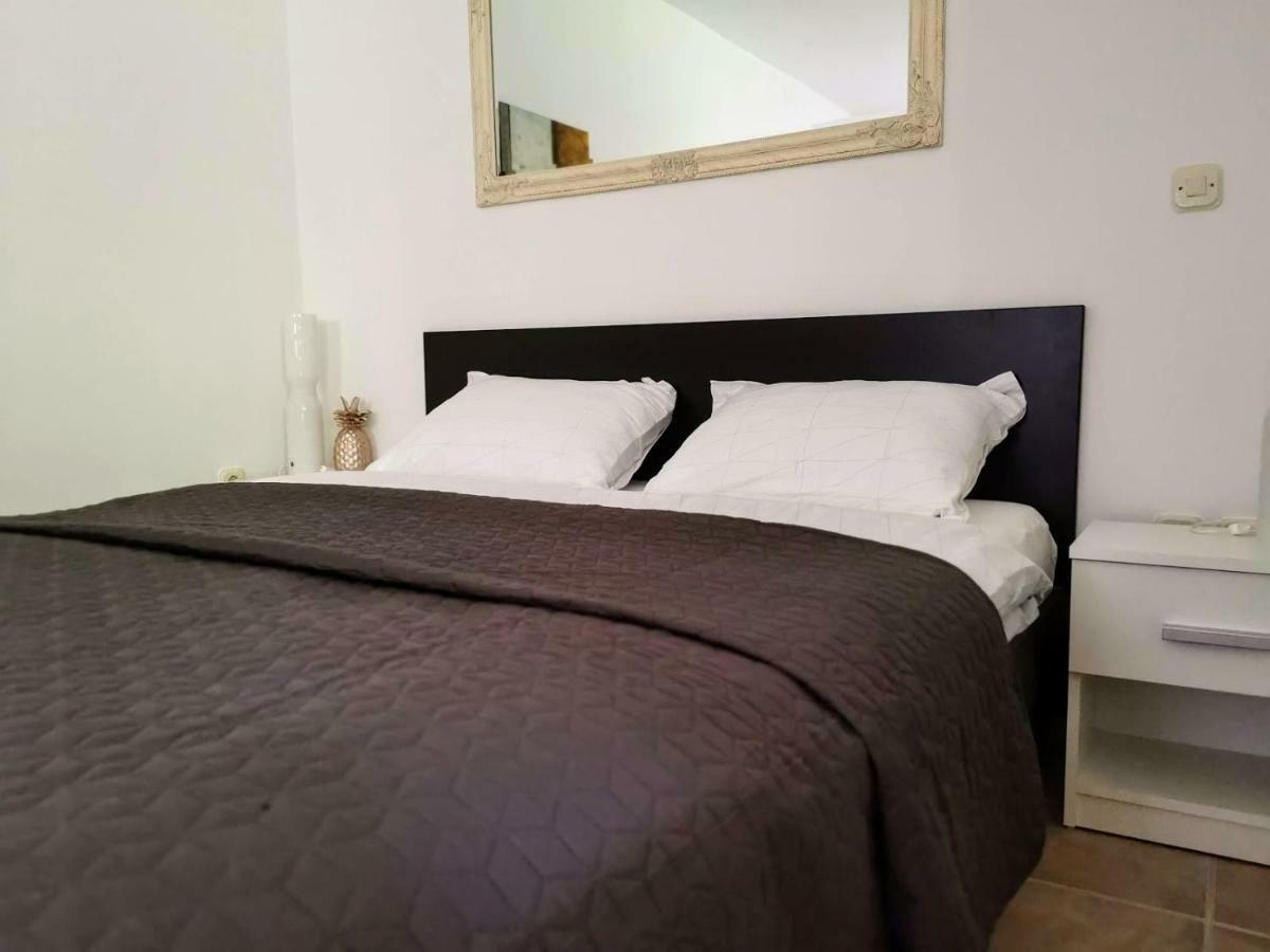 By Zec Apartment