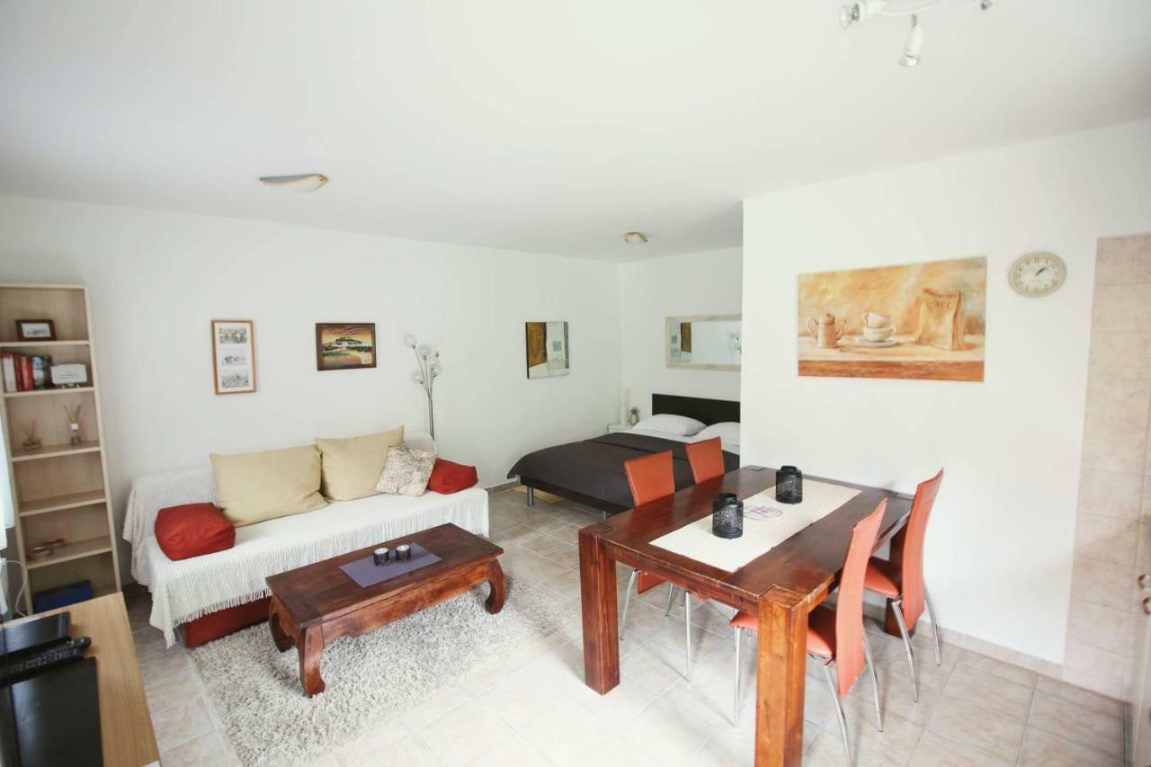 Apartment By Zec *